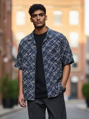 Mondo Uomo Men’s Black Geometric Short Sleeve Button Shirt Size L